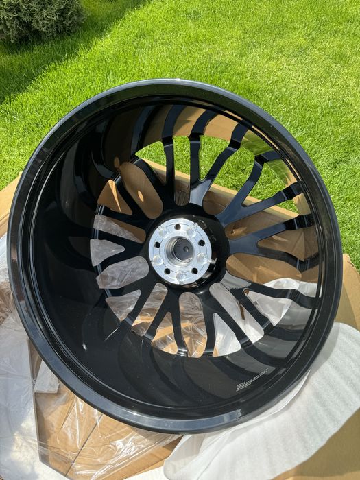 Кованные диски R22 на Zeekr