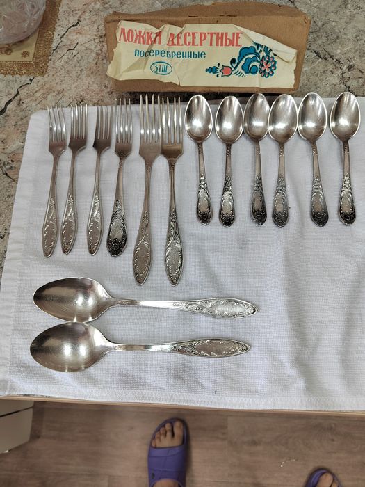 Мельхиоровые вилки, ложки, ножи. Кастрюля нержавейка