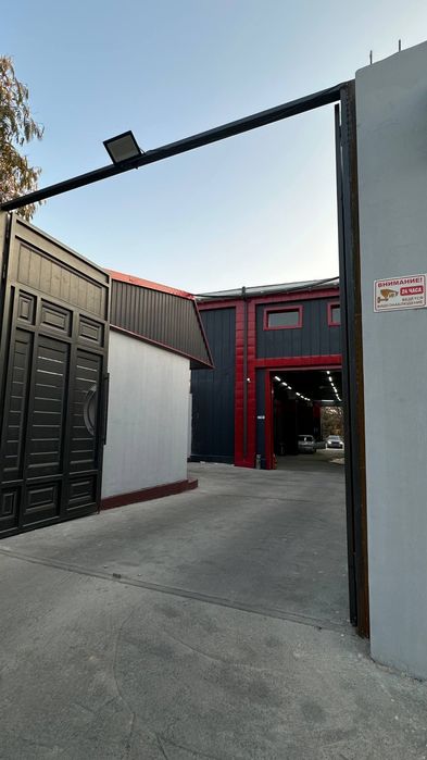 Срочно продается нежилое помещение с большим участком земли