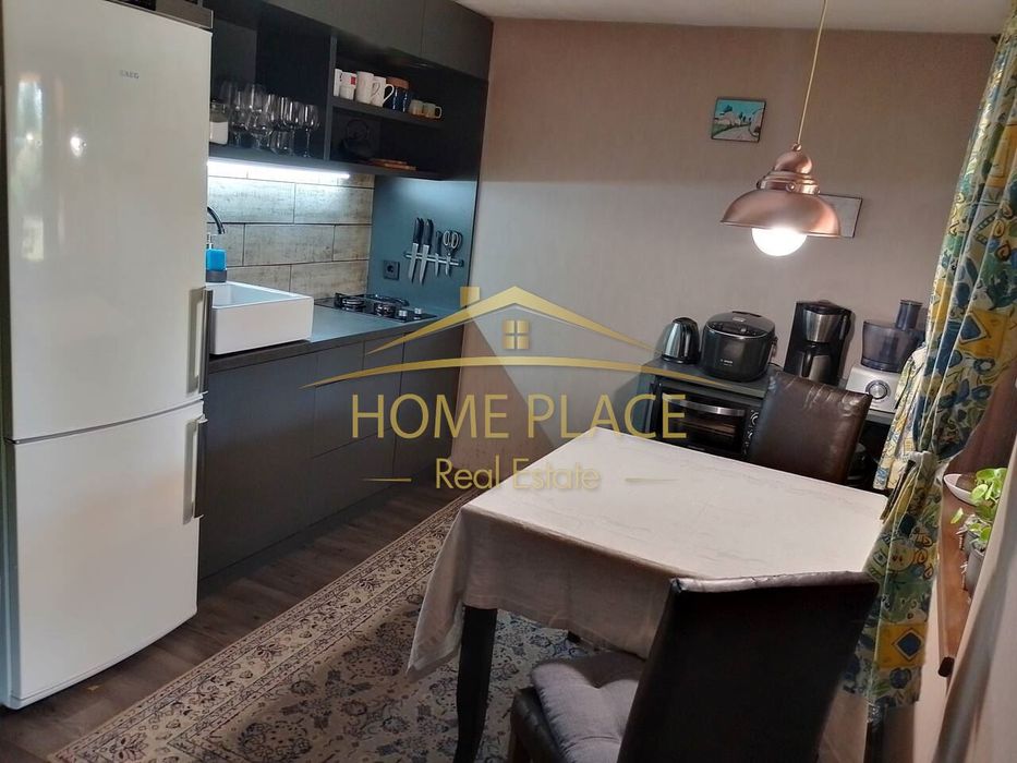 Еднофамилна къща с гараж и работилница