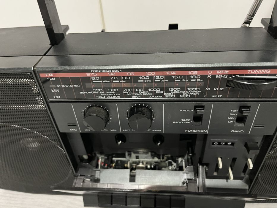 Radio casetofon Hitachi TRK 612 E