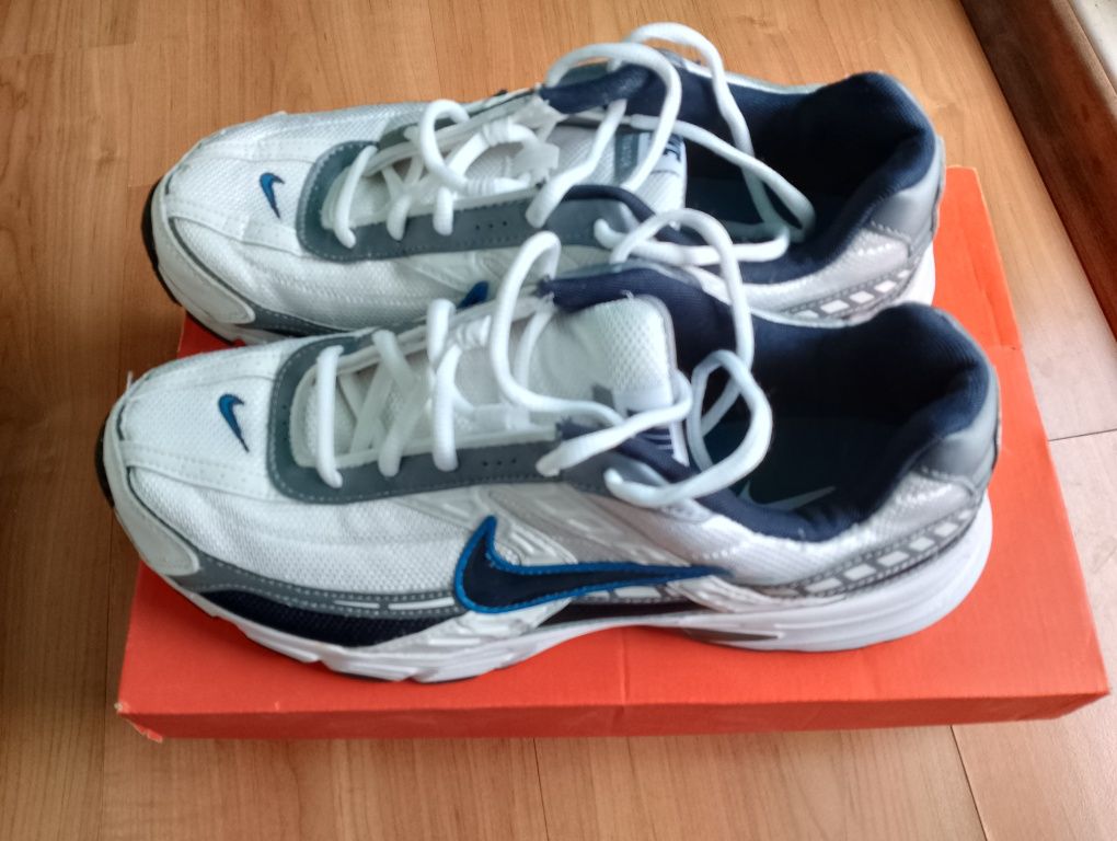 Nike маратонки EU  номер 44