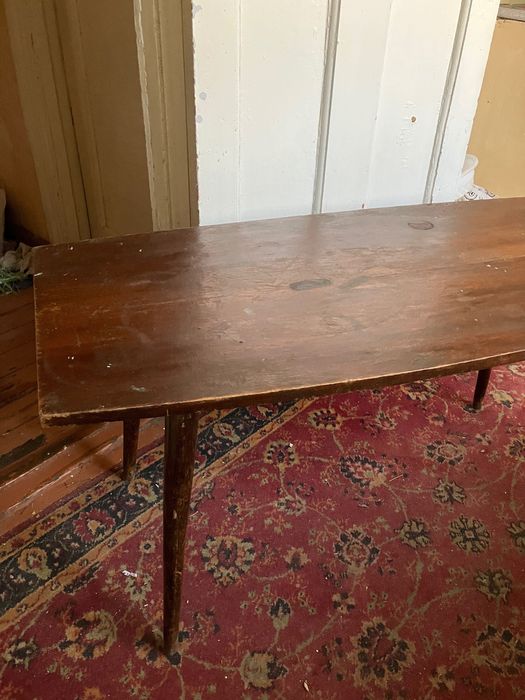 Стол журнальный Румвния дерево б/у Мирабад