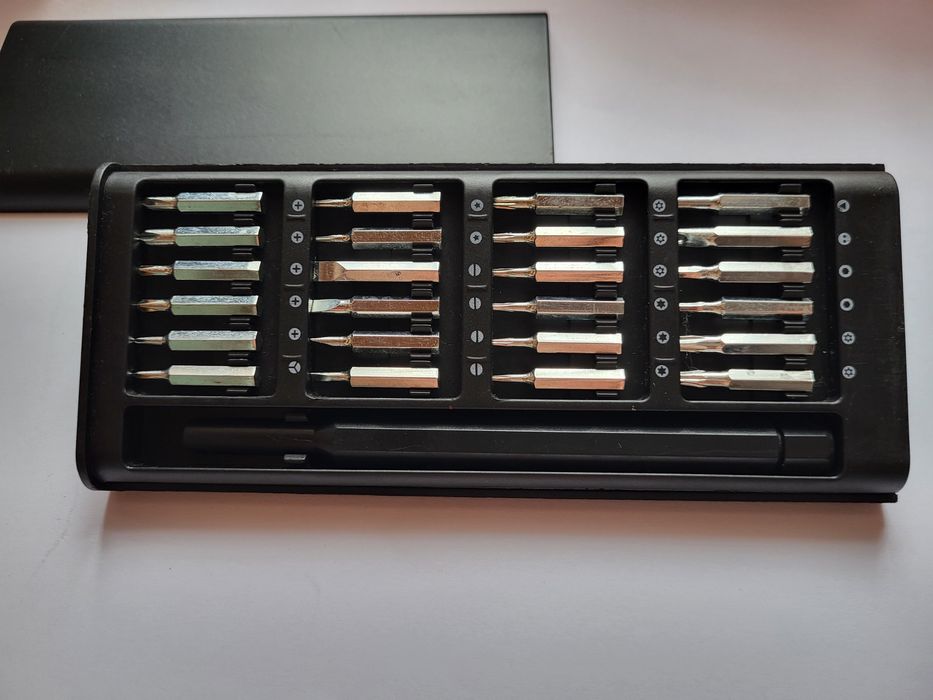 Set de șurubelnițe multifuncționale 24 în 1