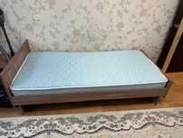 Продам кровать с матрасом 90/200 в отл.сост.