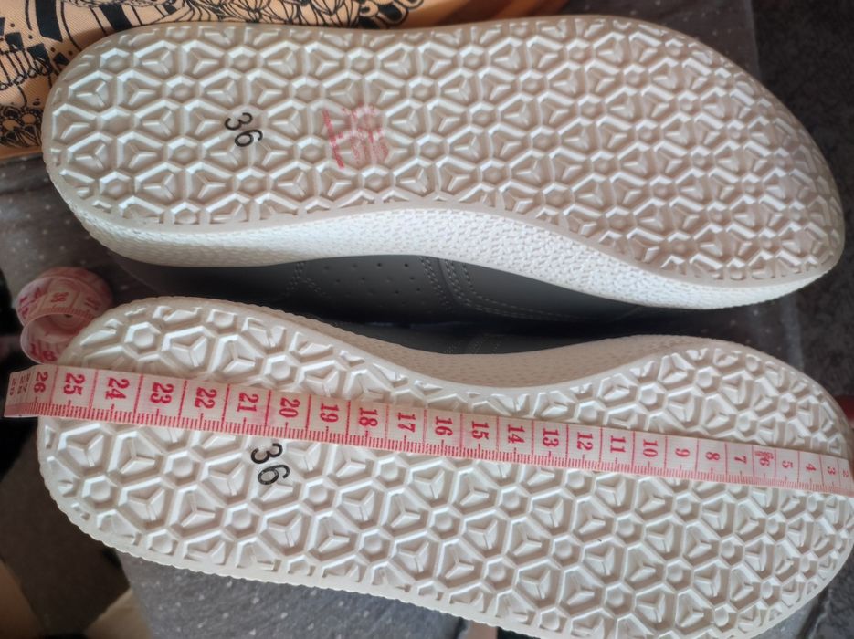 Vând papuci de marca kappa noi Nr 36