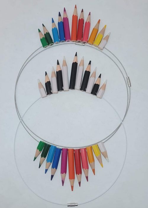 Colier creioane colorate