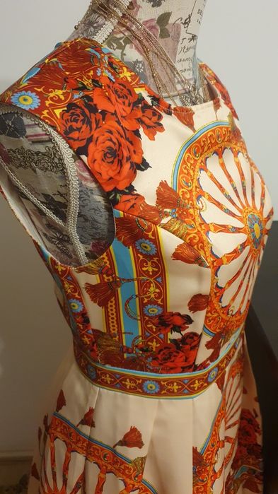 Rochie imprimeu deosebit mas M