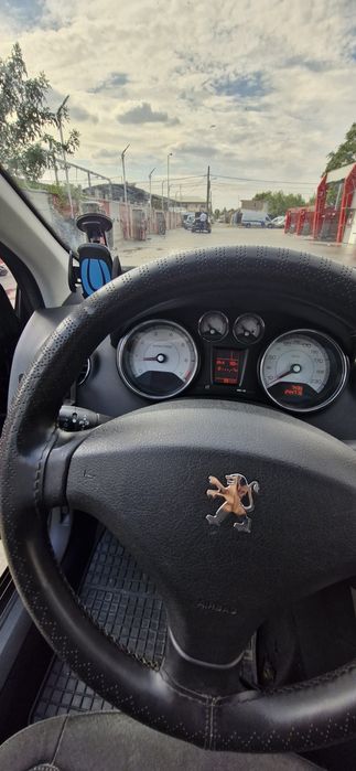 Peugeot 308 cu 7 locuri