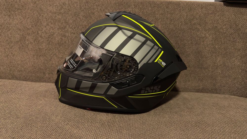 Интегрална мото каска IXS 422 FG 2.1