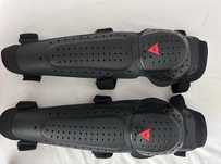 Genunchiere moto Dainese