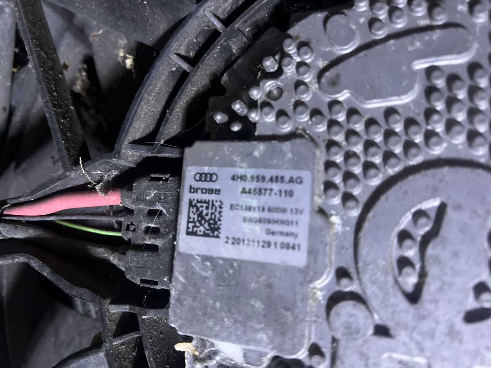 Радиатор воден с перки к-т AUDI A8/S8 D4 2010/-2018  4H0121251B