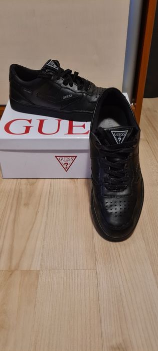 Кожени обувки GUESS