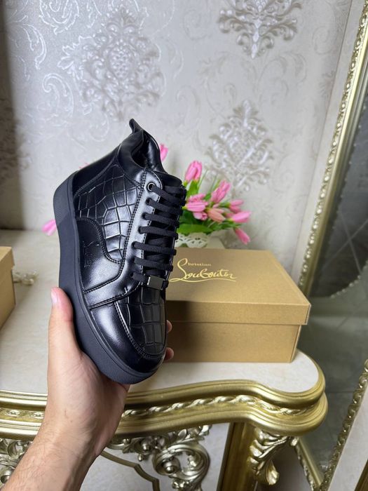LOUBOUTIN детские сапожки с красными подошве