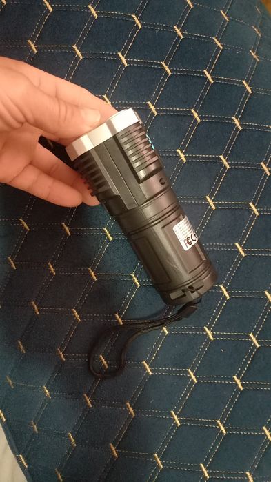 Продам фонарик светодиодный