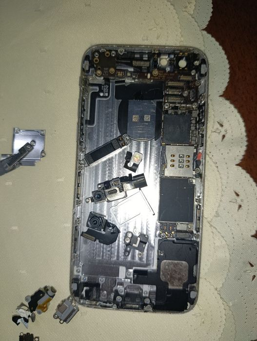 Продам запчасти на айфон 6