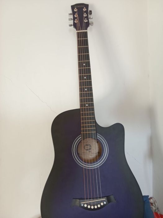 Срочно продам гитару