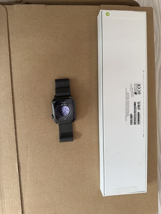 Apple watch series 8, milanese loop full box