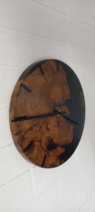 Настенные часы из дерева