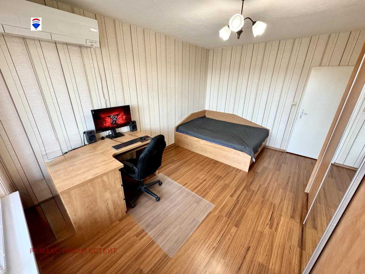 Продава се Тристаен апартамент в Русе, Чародейка - Юг - 82 кв.м за 4 €/кв.м - Снимка #8