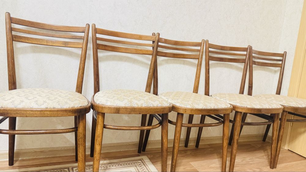 Продам 5 стульев