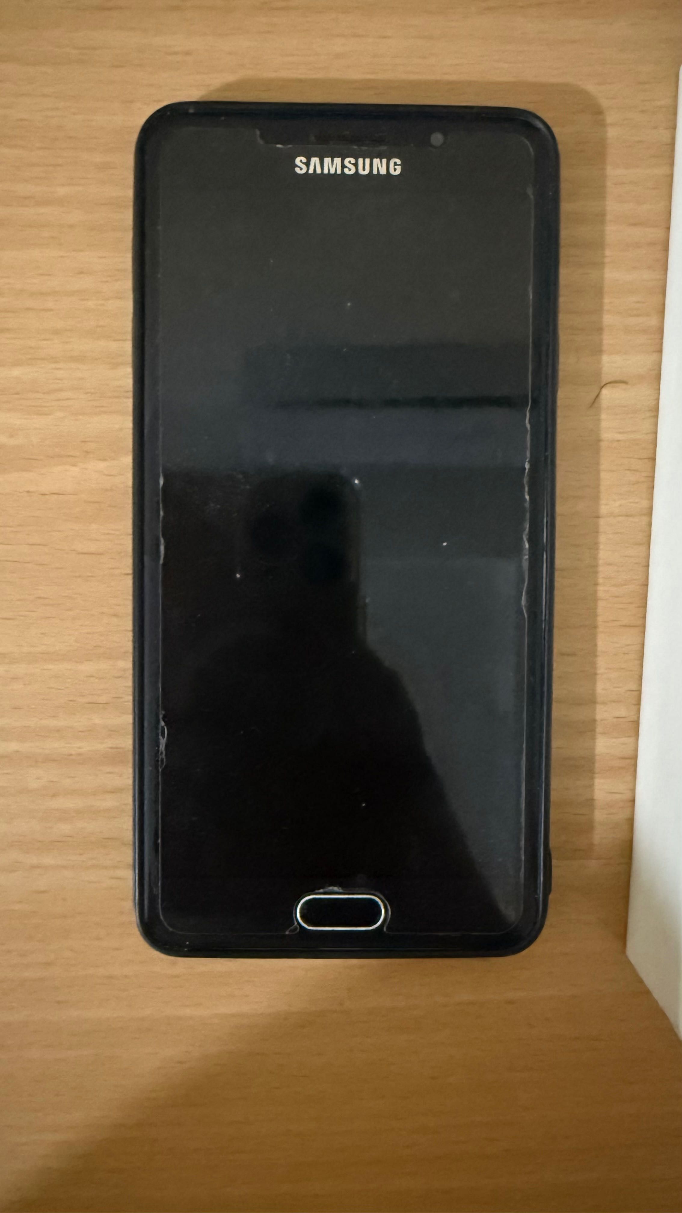 Продам Samsung A7