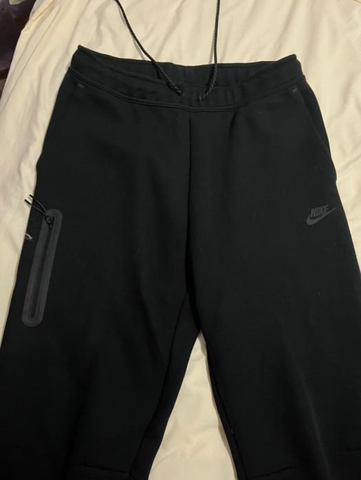 Pantaloni Nike Tech Fleece