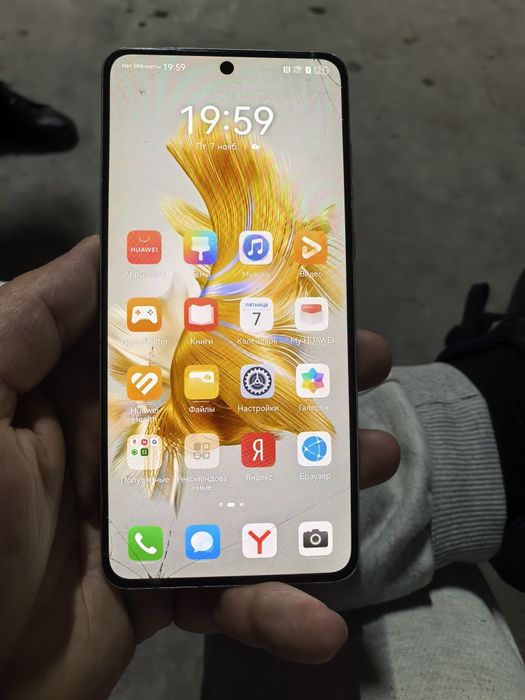 Huawei mate 50  256 гб  96% батарей , брал за 495000