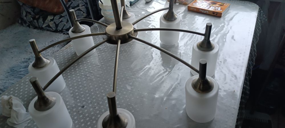 Продам люстру в отличном состоянии