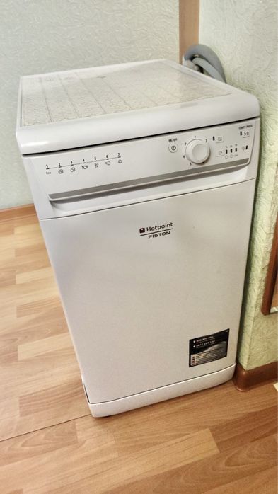 Hospoint Ariston. Посудомоечная машина