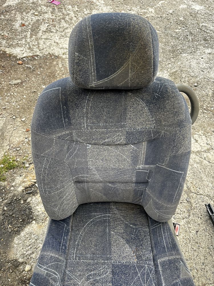 Предни седалки Renault Scenic 2000г