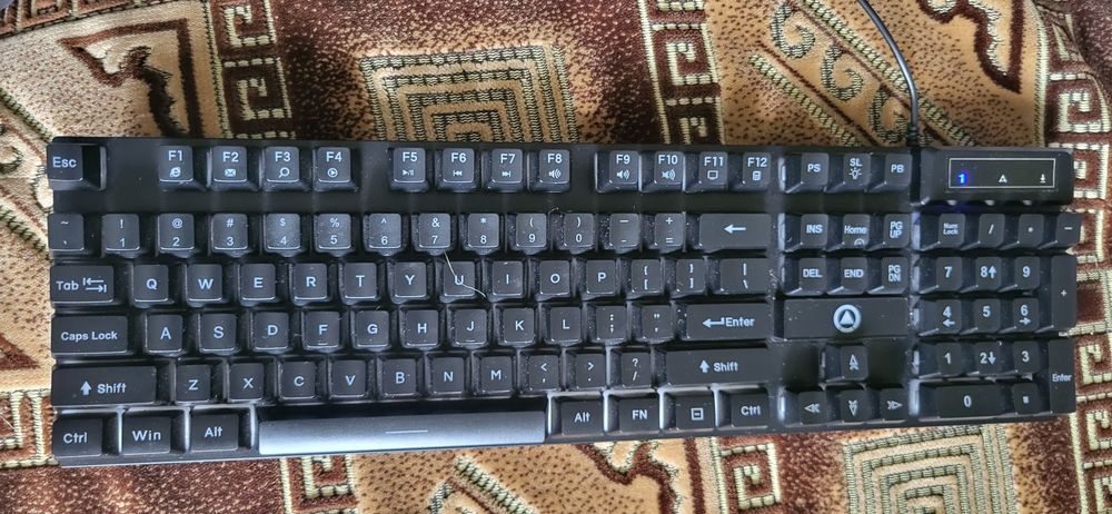Tastatura rgb + mouse cadou