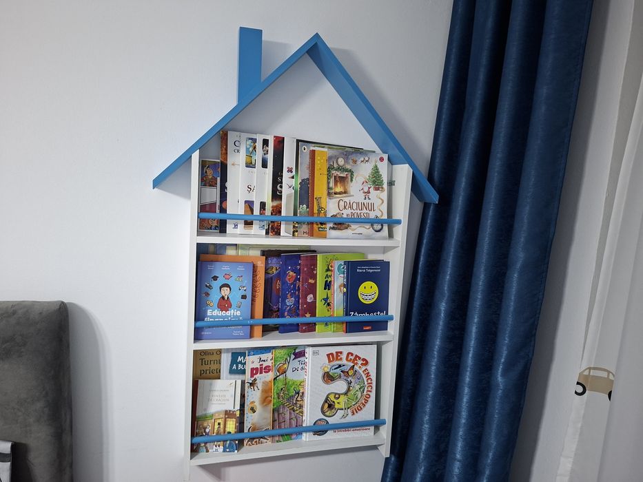 Vând Bibliotecă și set birou + scaun copii