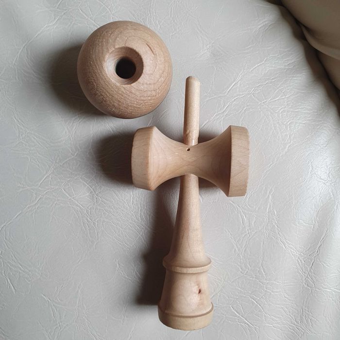 Kendama Sweets Homegrown Maple With Green Goblin Spectra Stripe