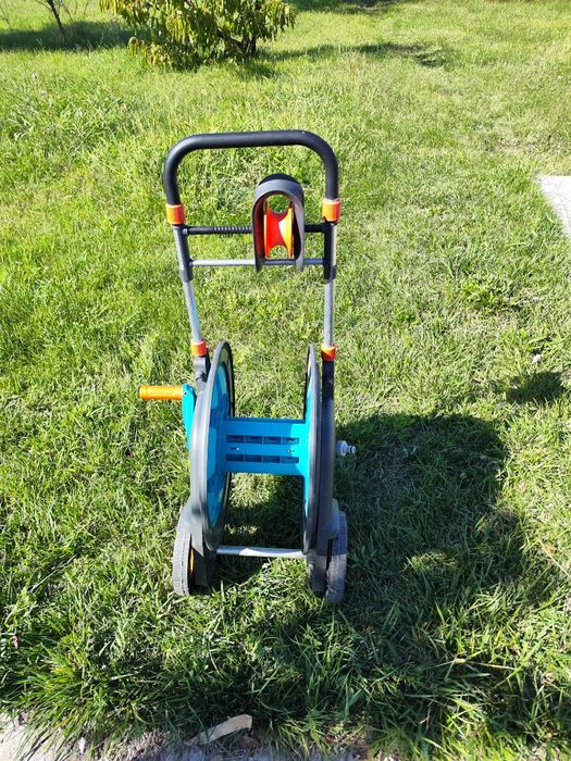 Pachet: Cărucior furtun + Dispozitiv împrăștiere Gardena