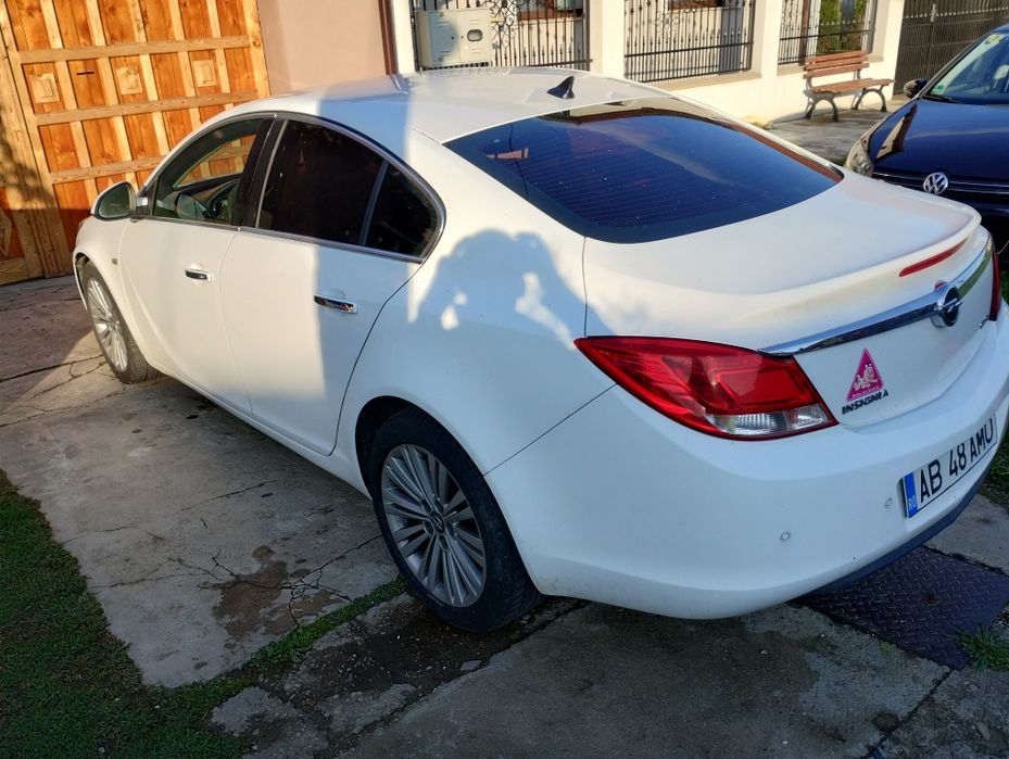 Opel insignia vând sau schimb cu basculabile 3,5 tone
