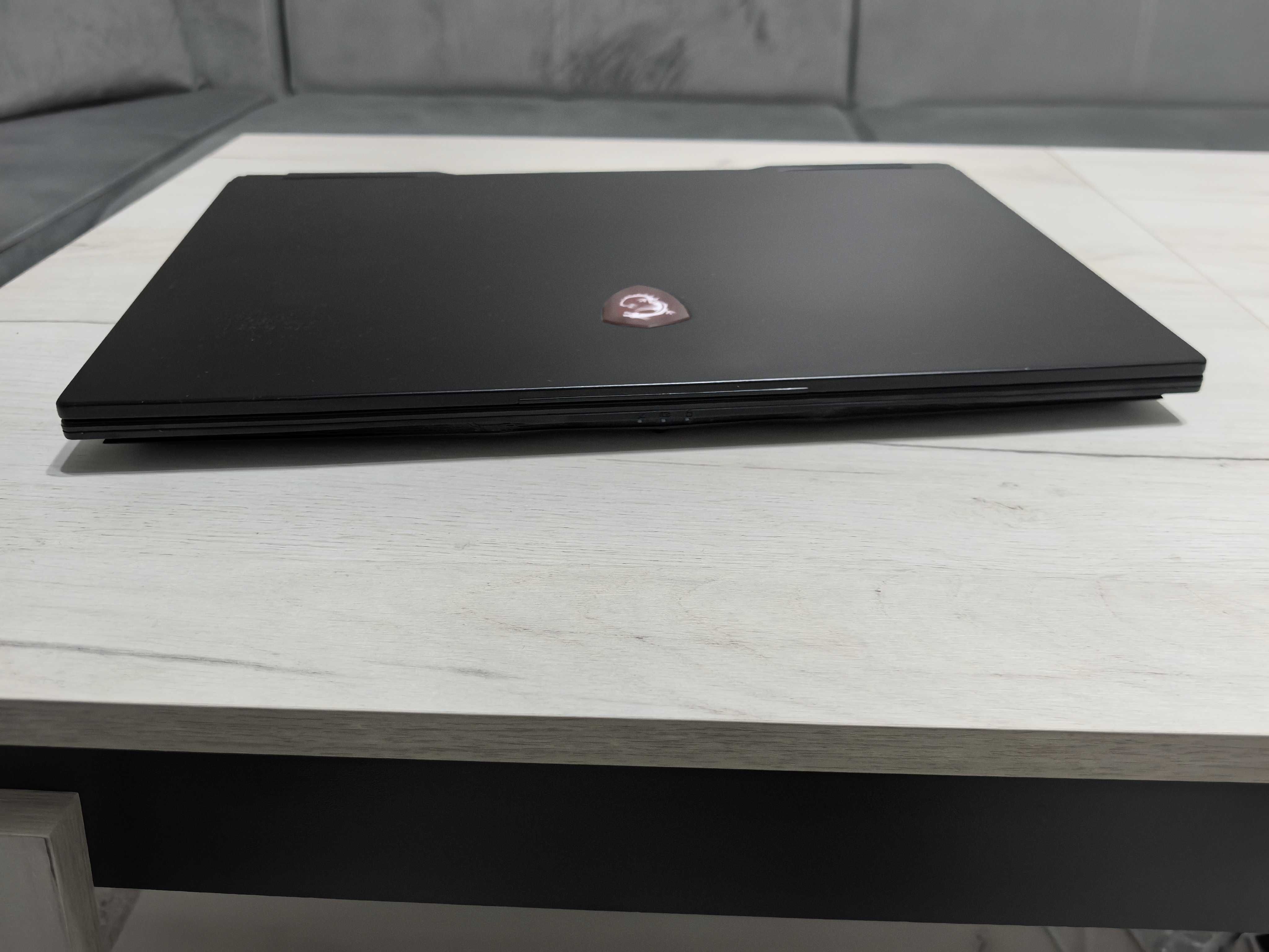Лаптоп  MSI GL75 95D