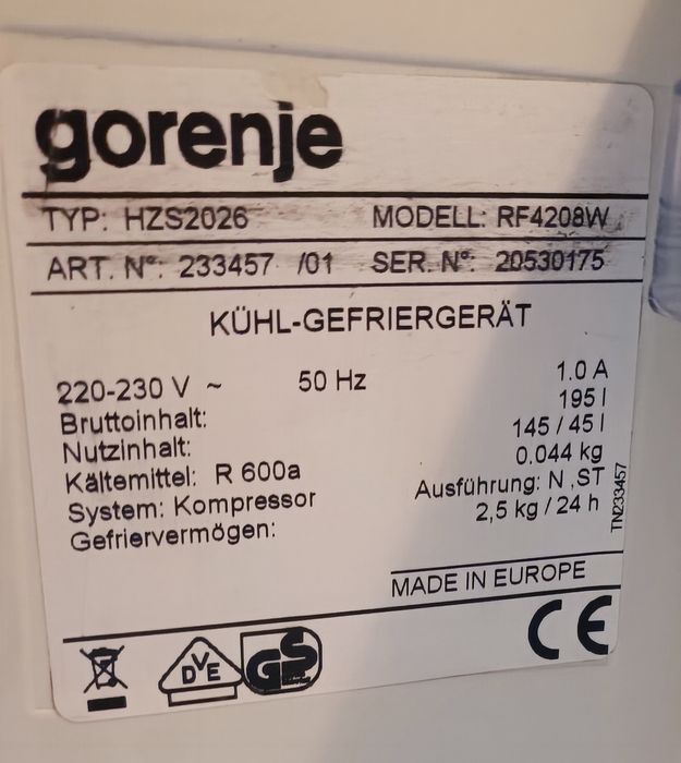 Продавам хладилник с горен фризер  Gorenje RF420BW