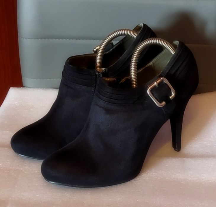 Pantofi (botine-piele intoarsa) de dama eleganti-firma ChocolA Italia