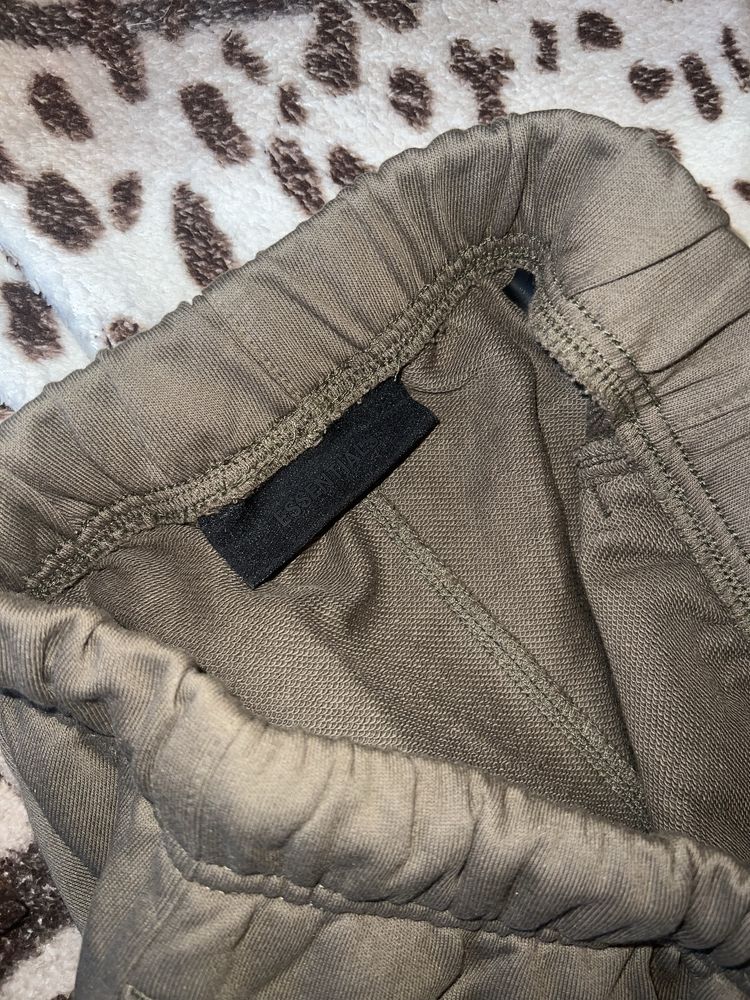 pantaloni scurti essentials
