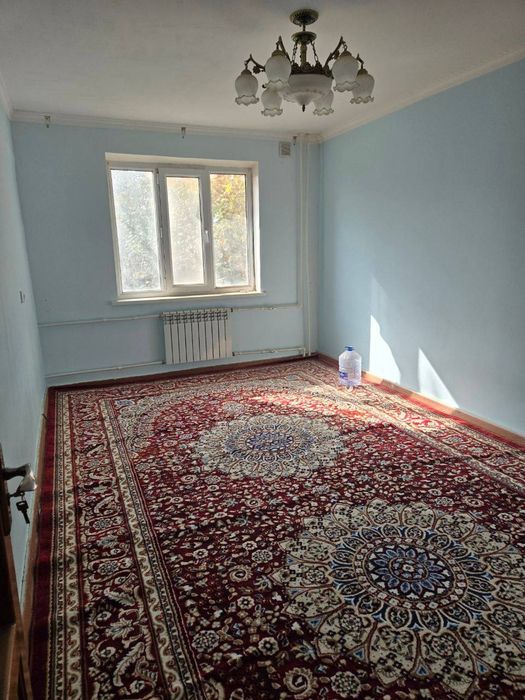 2 xonali kvartira sotiladi