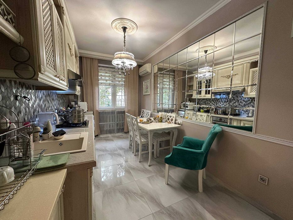 БИЙ Максим горкий Художников  4 комнатная ID01