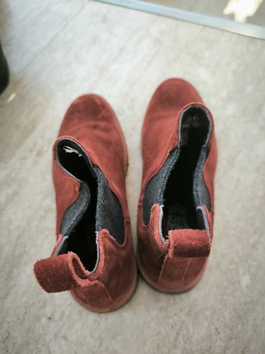 Ghete Mahony de piele