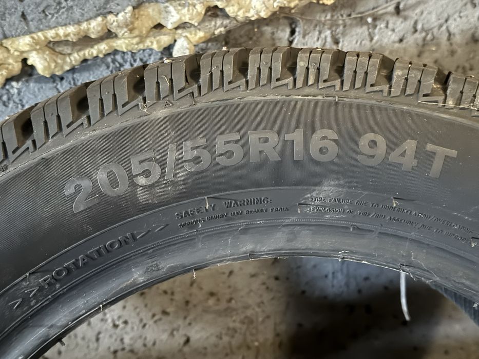 Продаётся шины зимние шипованные 205/55R16