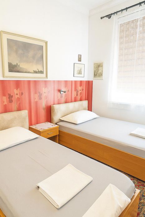 Дава се под наем Тристаен апартамент в Пловдив, Център - 104 кв.м за 650 € - Снимка #4