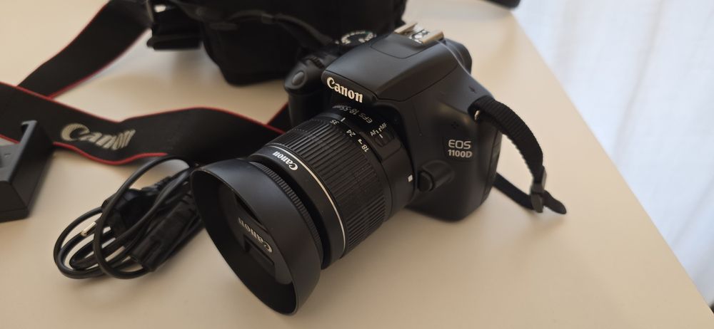 Aparat foto Canon EOS 1100D