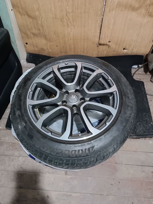 Джанти с гуми   265/50/19 5х114.3 Bridgestone