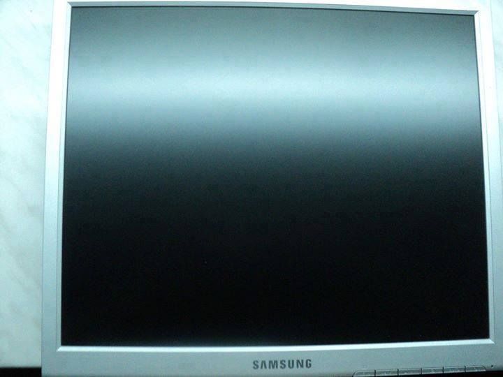 Monitor 17" Samsung 720N, foarte bine intretinut