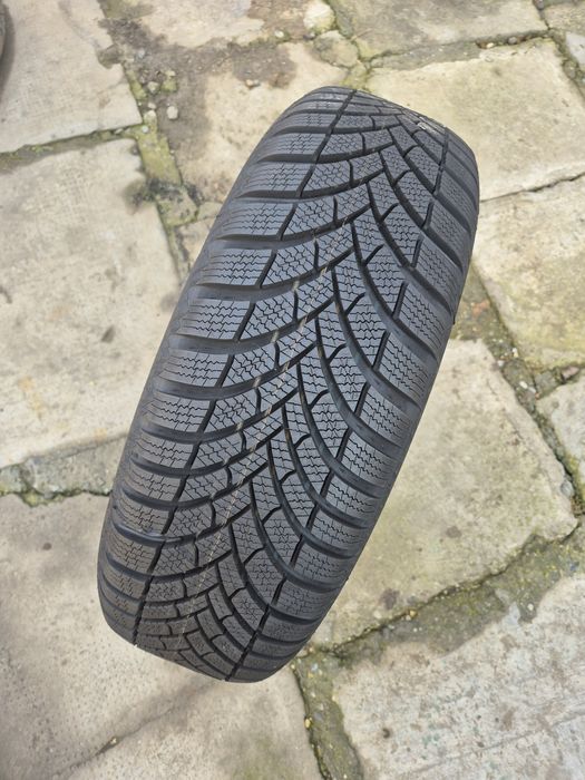 O bucată 195/65 R15 M+S iarnă - Semperit