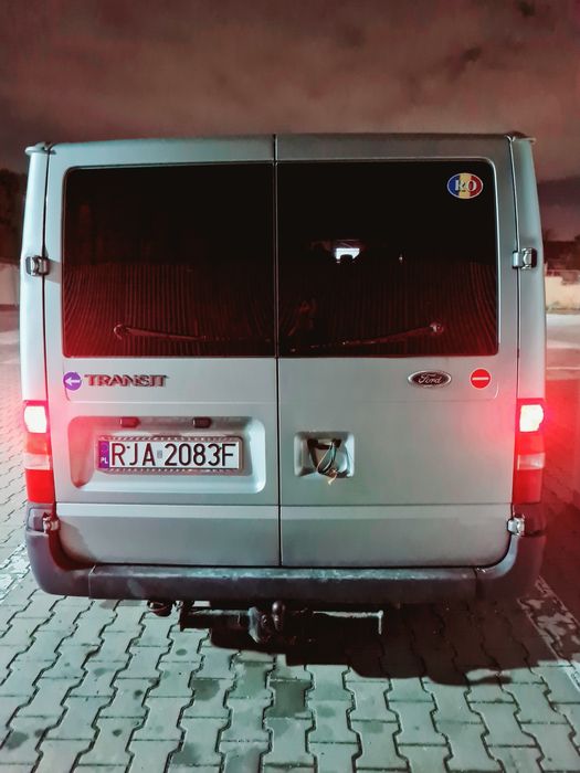 Vând Ford transit 2004.2.0 acte la zi pe un an